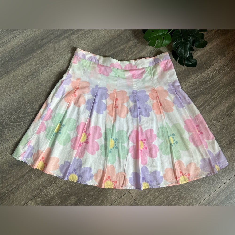Honey Punch Kawaii Pleated Pastel Floral Whimsical Mini Skirt. Size L